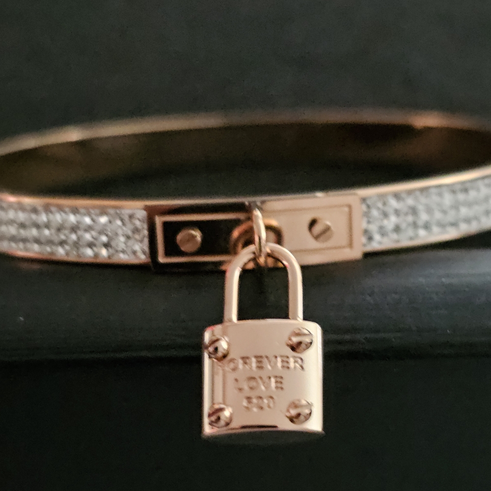 Elegant Gold and Silver Bracelet - Picture 2 of 3